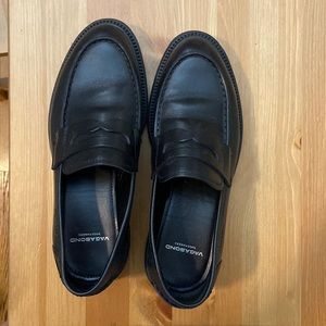 Vagabond black leather loafers good as new (worn twice)